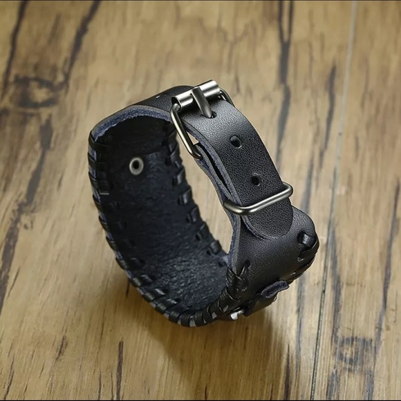 Genuine Men’s Wide Band Leather Bracelet - Picture 6 of 11